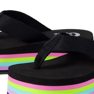 TCP BNWT Tween girls rainbow platform sandals 6